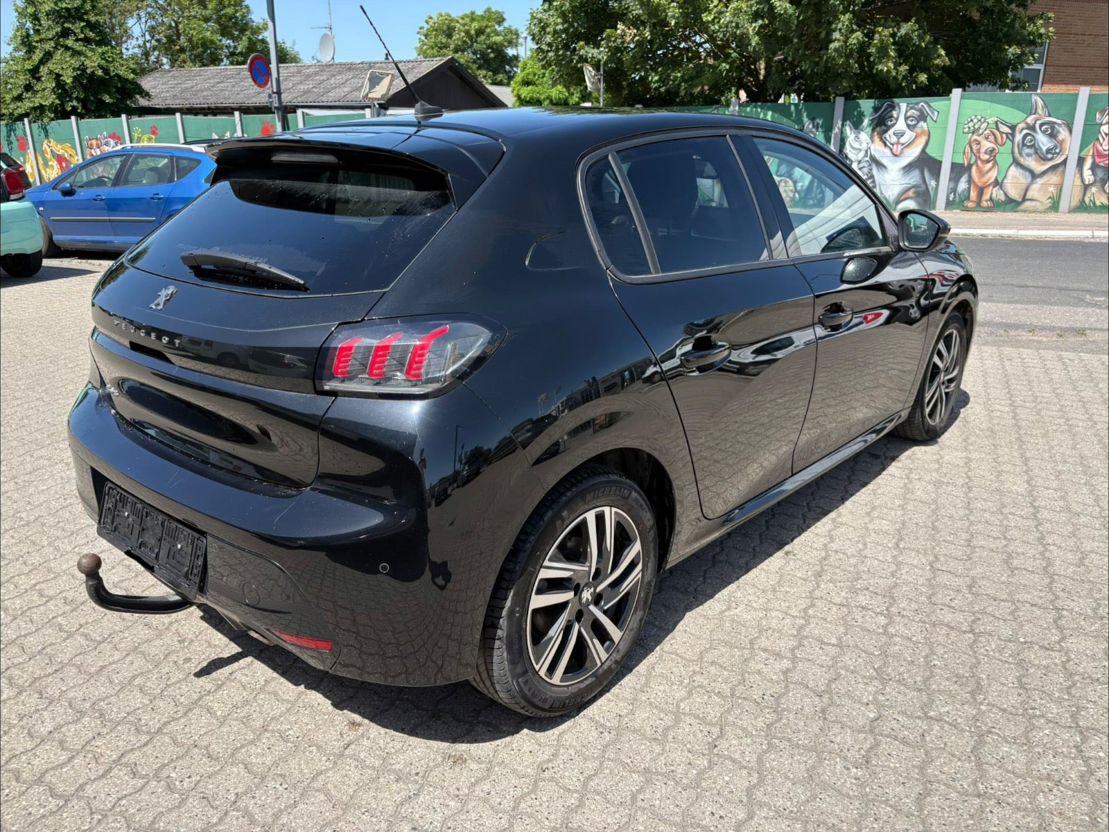 Rød Peugeot 208 fra 2021