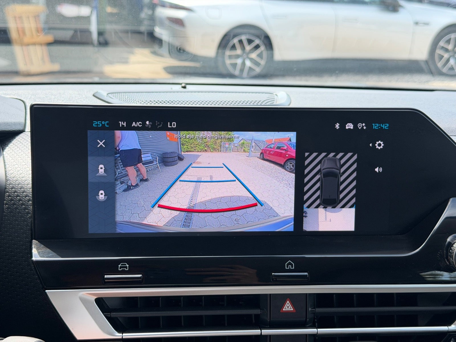 Grå Citroën ë-C4 fra 2025