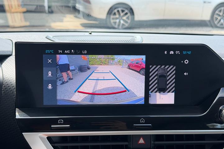 Grå Citroën ë-C4 fra 2025