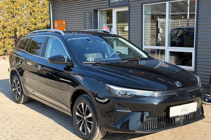 Sort MG MG5 fra 2022 set udefra