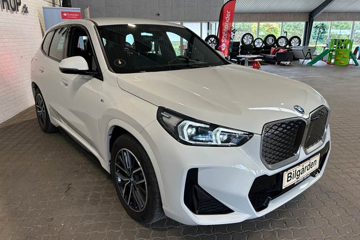 Hvid BMW iX1 fra 2023