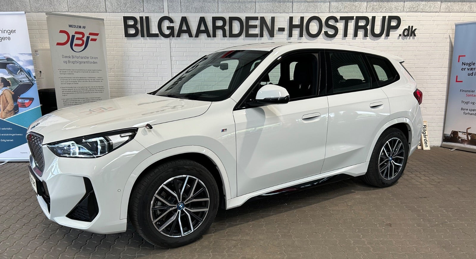 Hvid BMW iX1 fra 2023