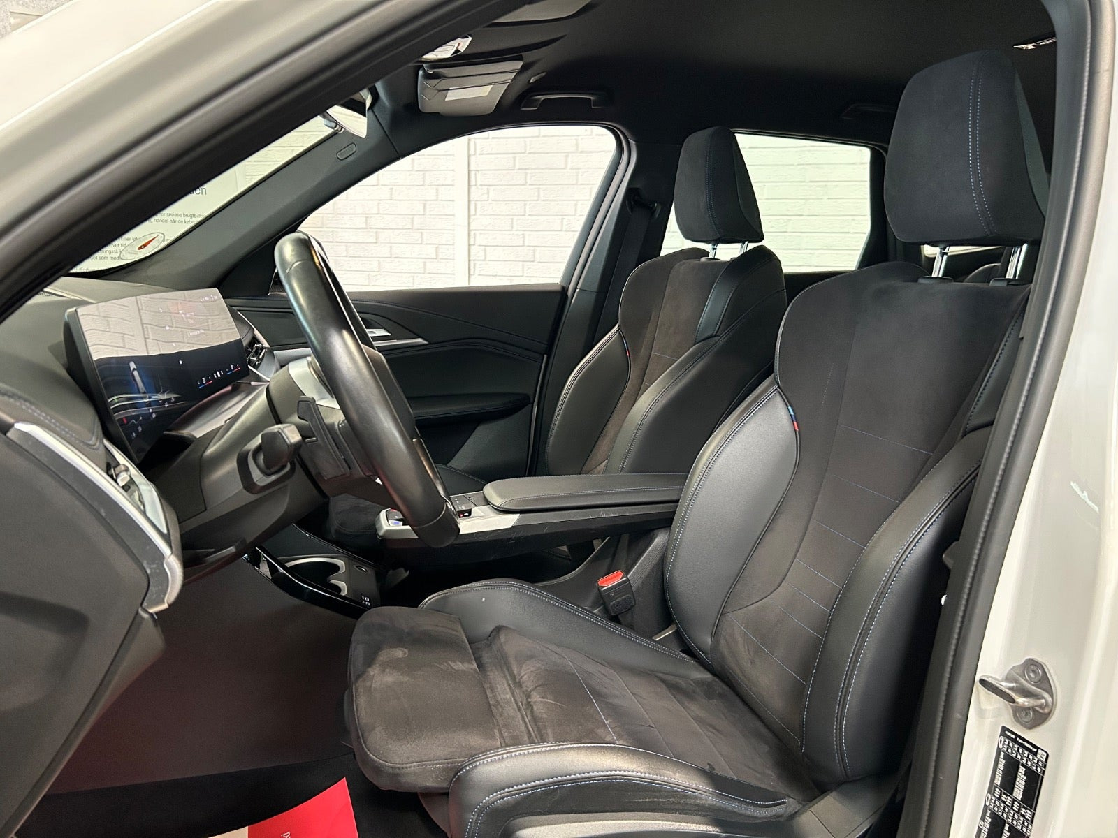 Hvid BMW iX1 fra 2023