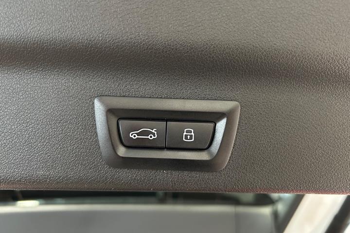 Hvid BMW iX1 fra 2023