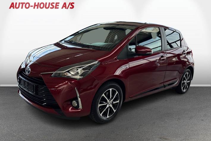 Rød Toyota Yaris fra 2019 set udefra