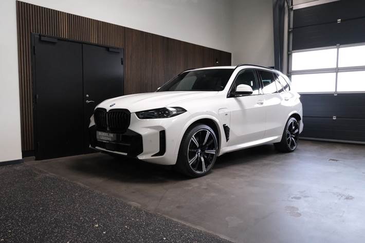 Hvid BMW X5 fra 2023