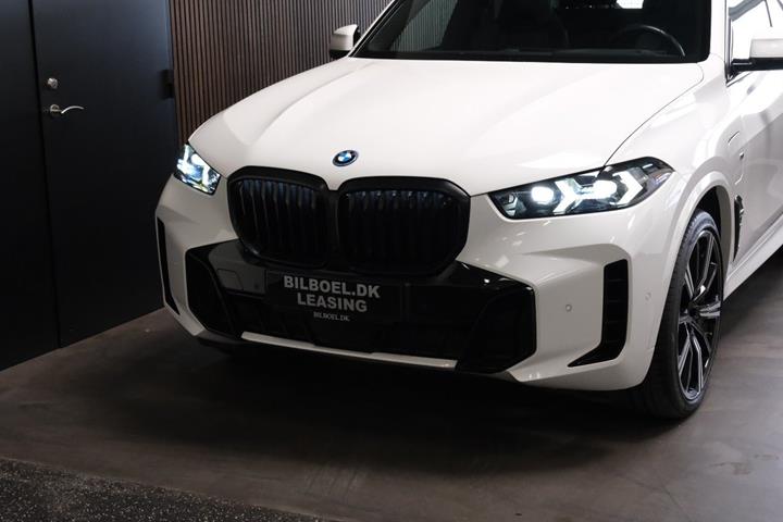 Hvid BMW X5 fra 2023