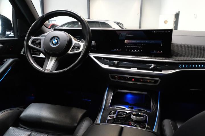 Hvid BMW X5 fra 2023