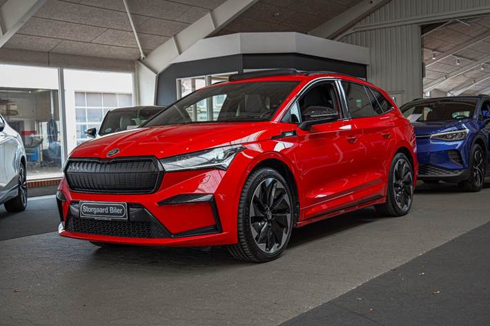 Rød Skoda Enyaq fra 2022