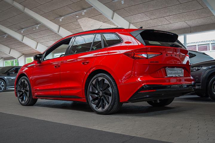 Rød Skoda Enyaq fra 2022