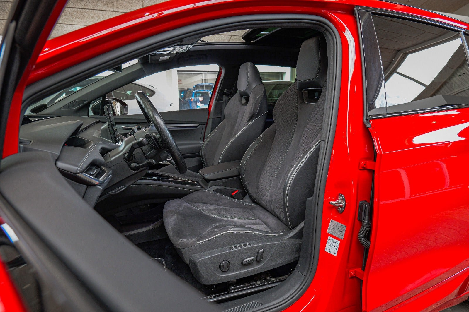 Rød Skoda Enyaq fra 2022