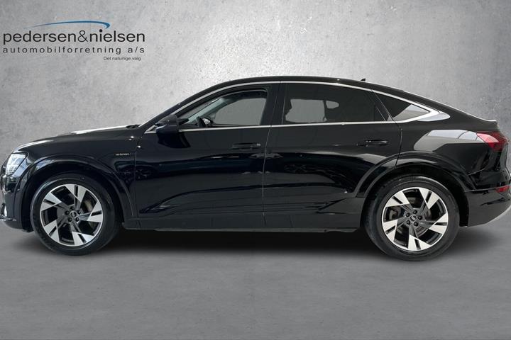 Sort Audi e-tron fra 2022