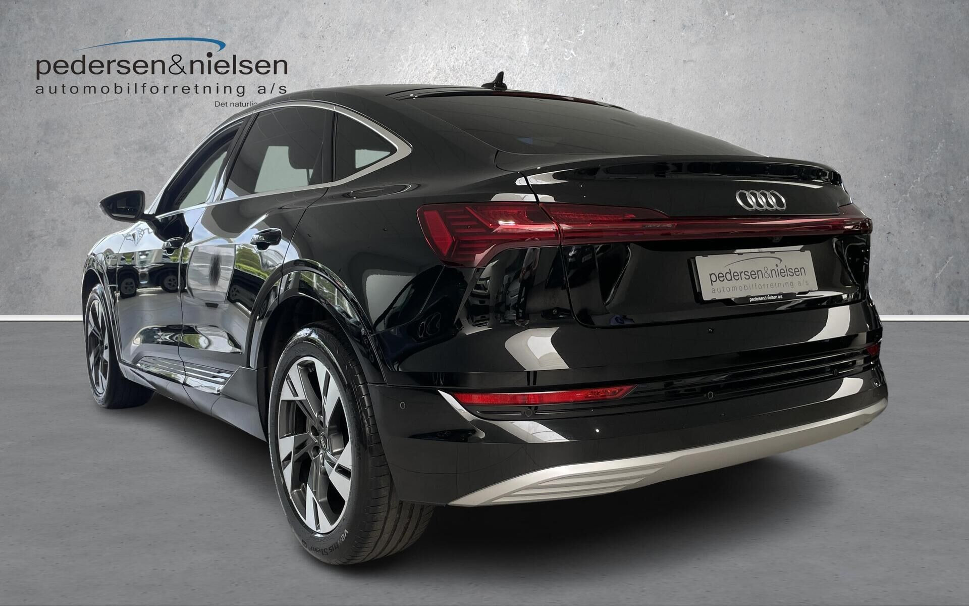 Sort Audi e-tron fra 2022