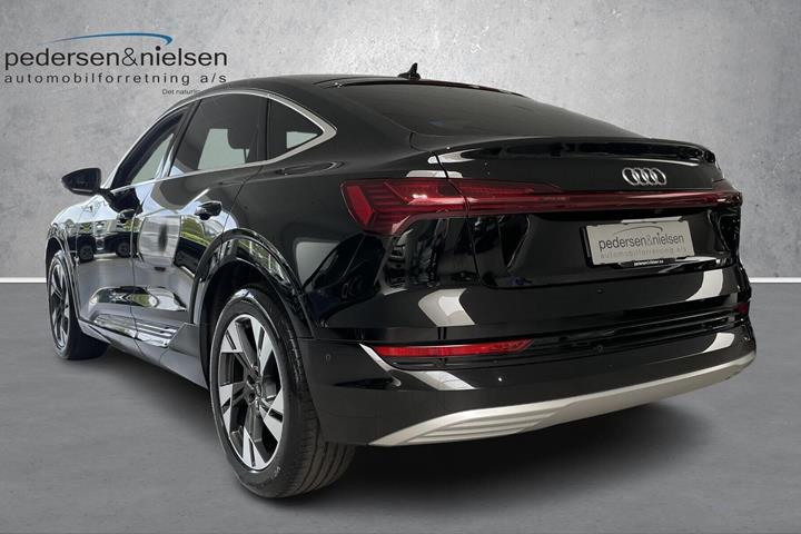 Sort Audi e-tron fra 2022