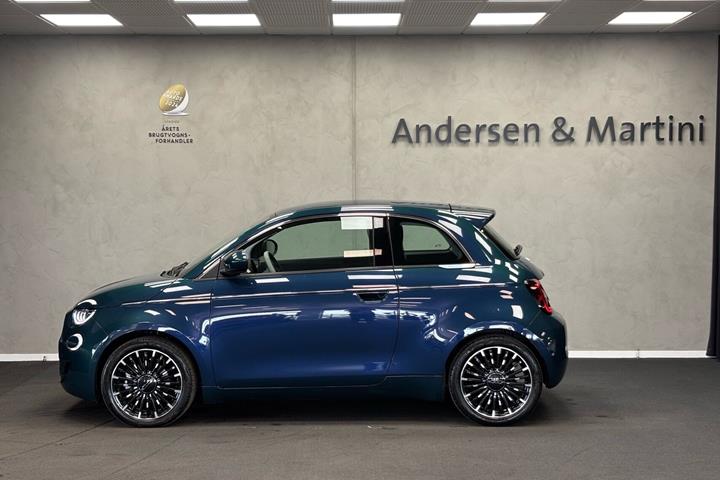 Grøn Fiat 500e fra 2023