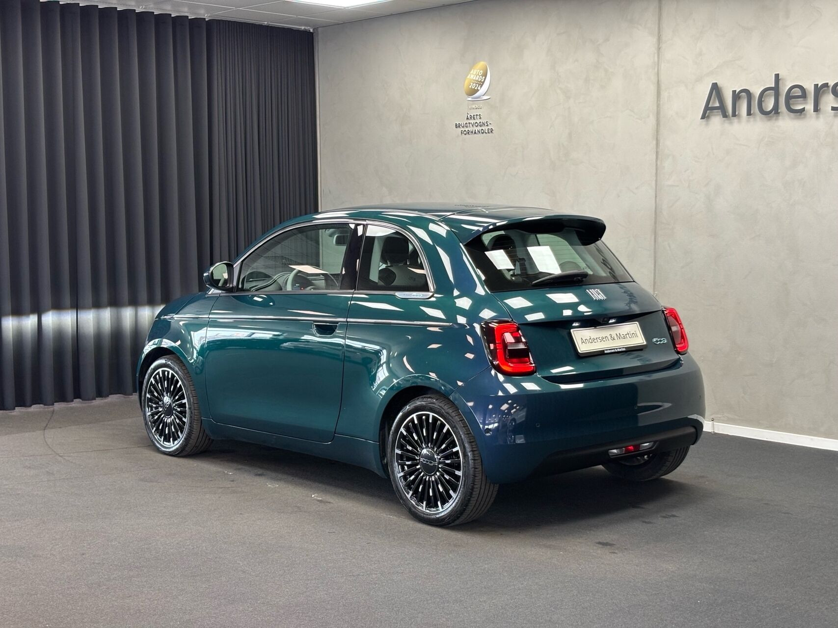 Grøn Fiat 500e fra 2023