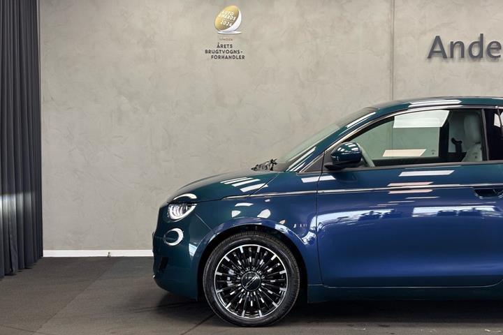 Grøn Fiat 500e fra 2023
