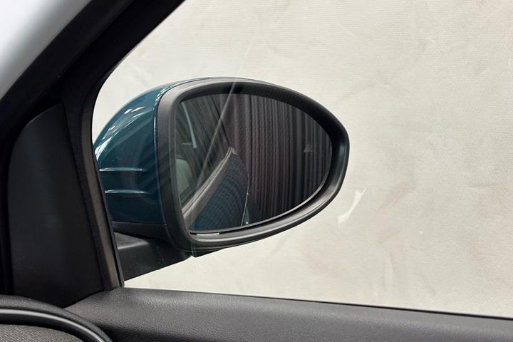 Grøn Fiat 500e fra 2023