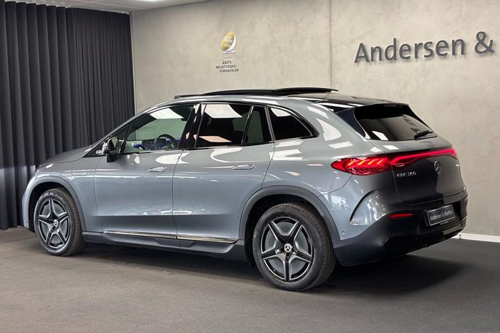 Grå Mercedes EQE 350 fra 2023