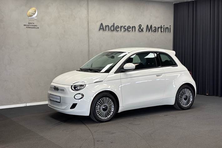Hvid Fiat 500e fra 2023