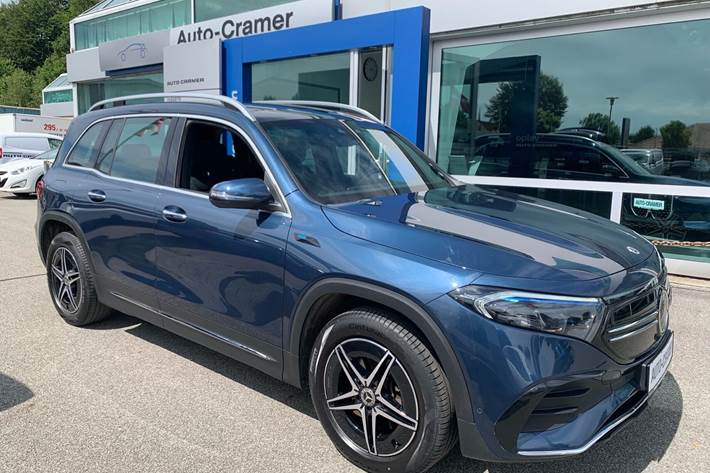 Blå Mercedes EQB 250 fra 2022