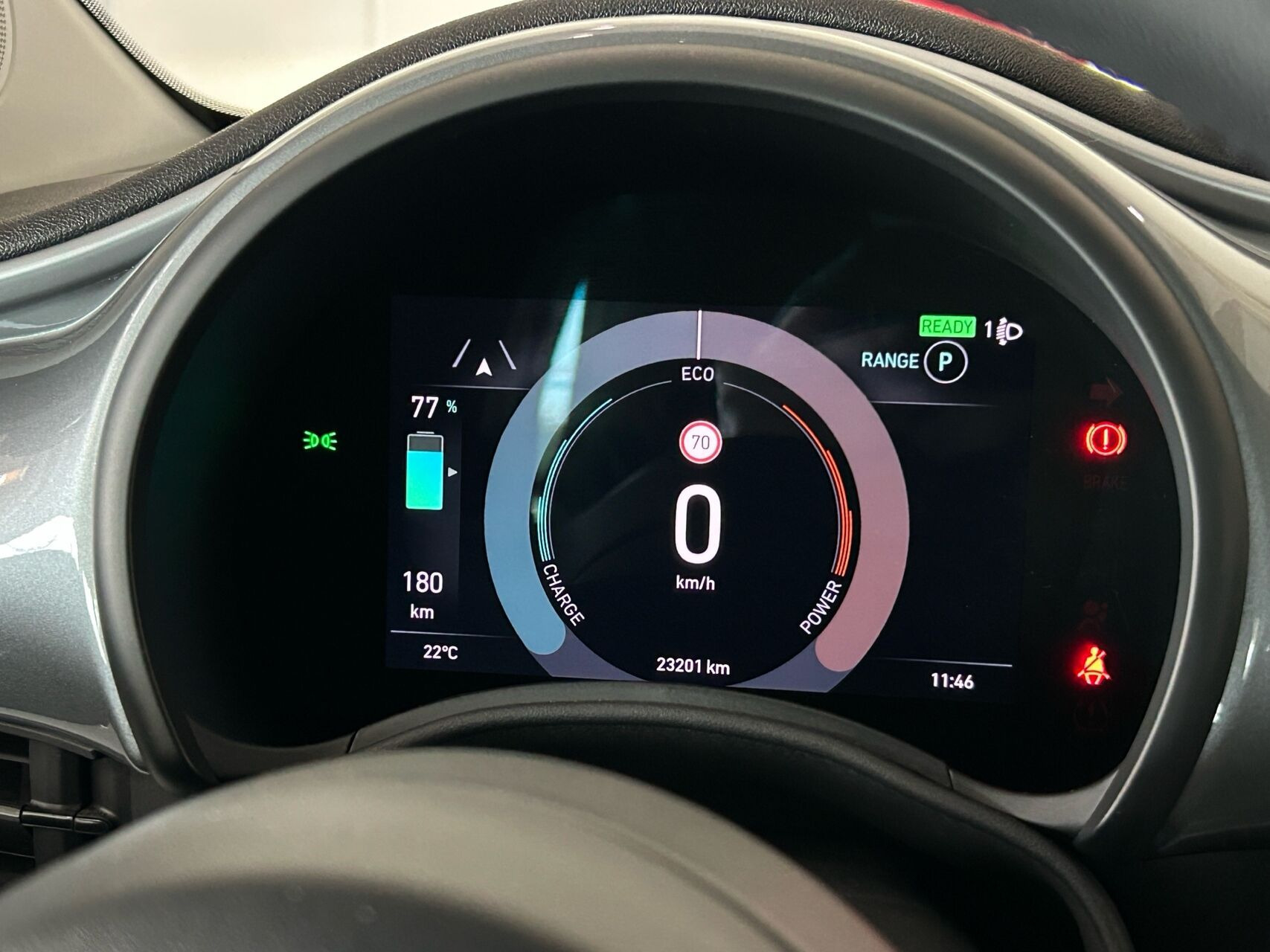 Grå Fiat 500e fra 2022
