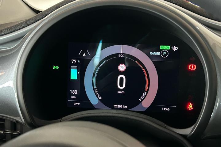 Grå Fiat 500e fra 2022