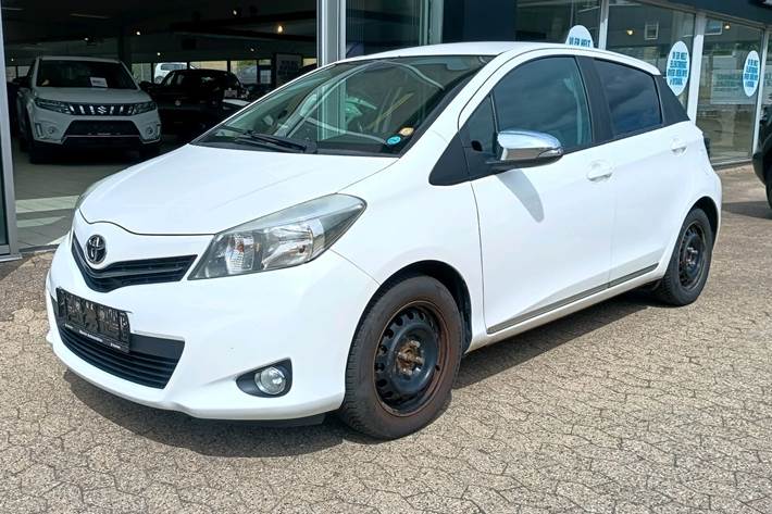 Hvid Toyota Yaris fra 2014