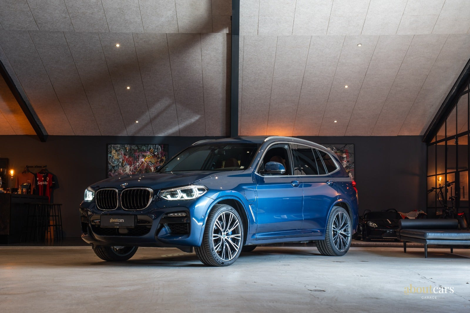 Blå BMW X3 fra 2020