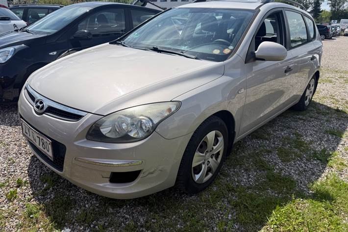 Grå Hyundai i30 fra 2009