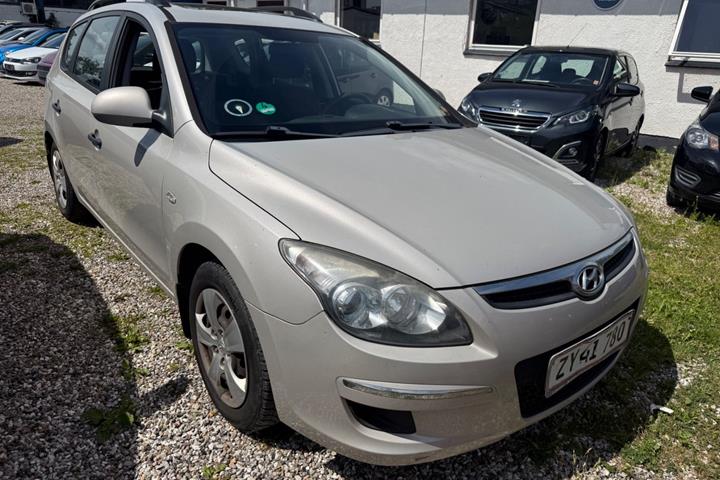 Grå Hyundai i30 fra 2009