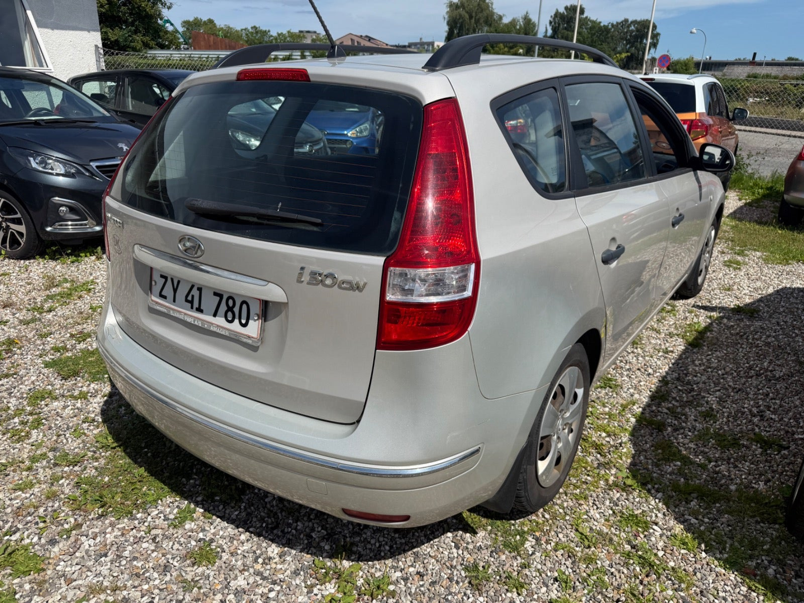 Grå Hyundai i30 fra 2009