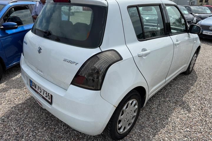 Hvid Suzuki Swift fra 2009