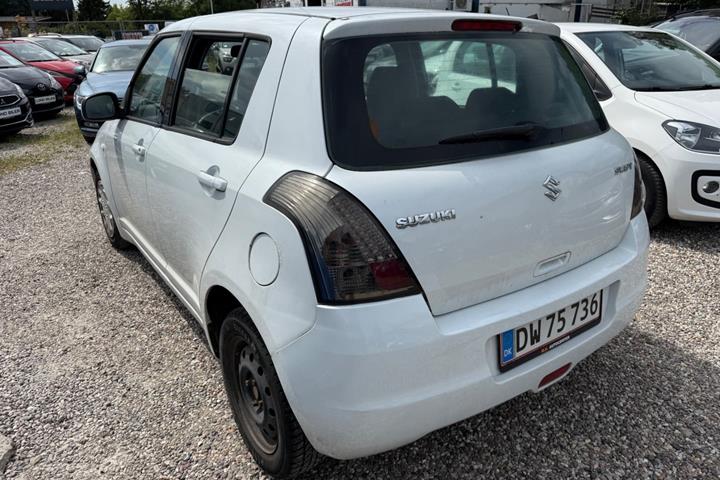 Hvid Suzuki Swift fra 2009