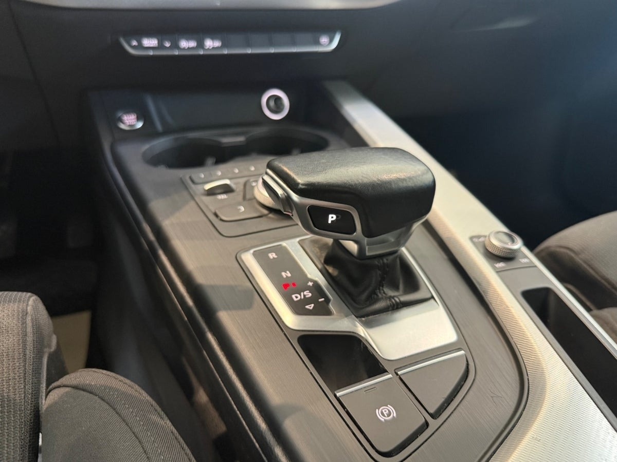 Grå Audi A5 fra 2017