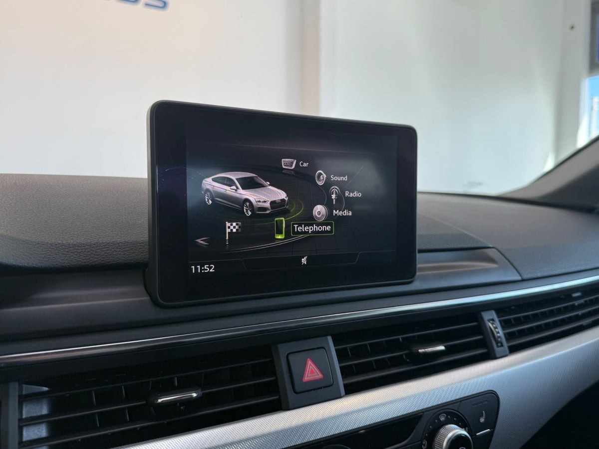 Grå Audi A5 fra 2017