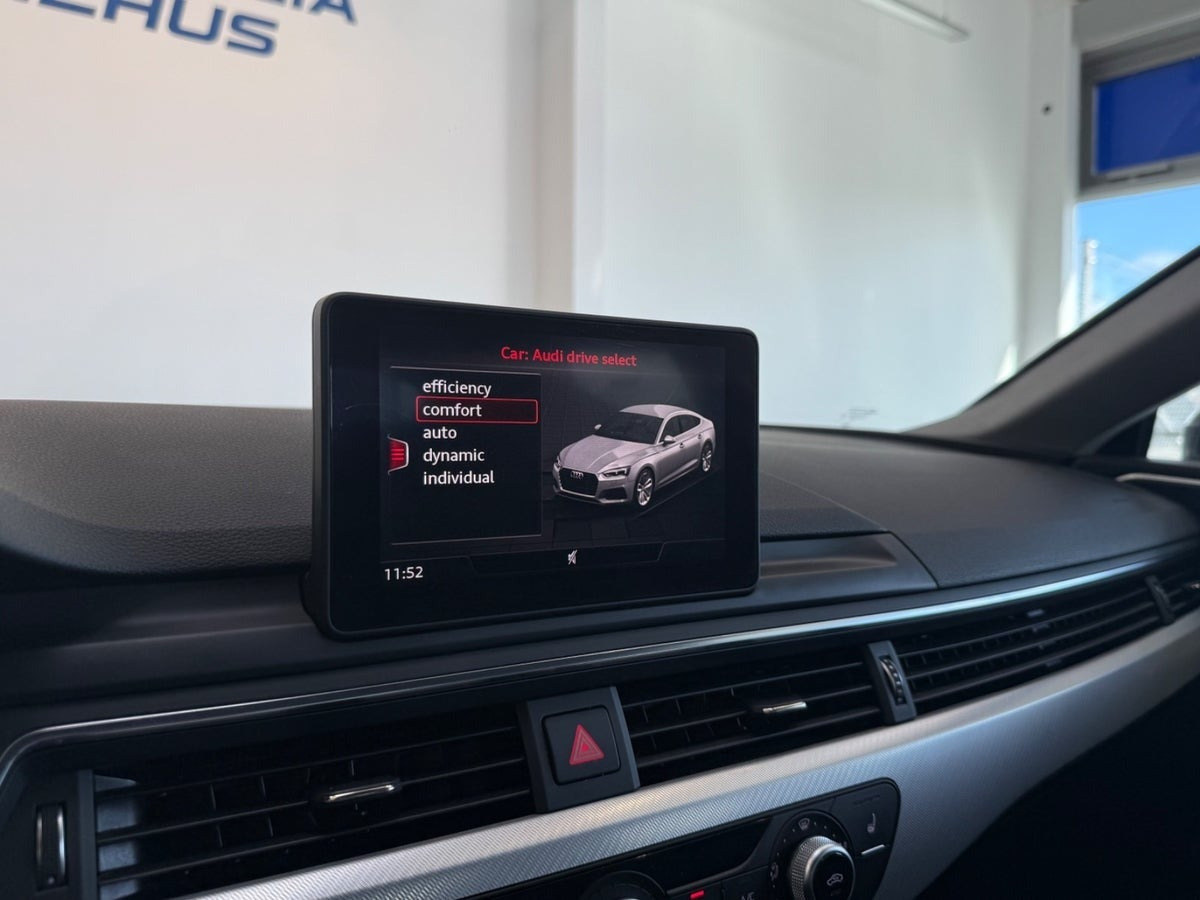 Grå Audi A5 fra 2017