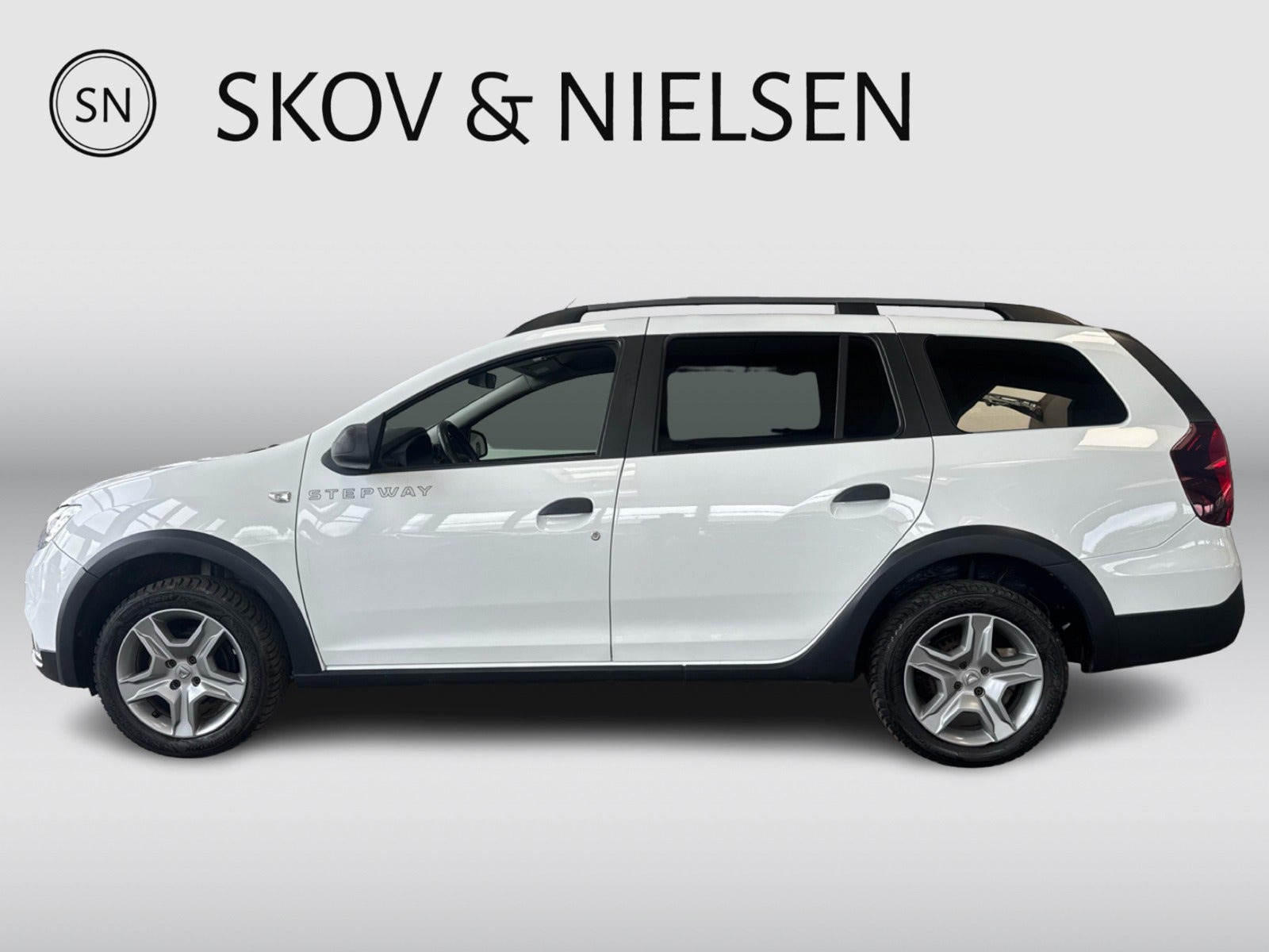 Hvid Dacia Logan Stepway fra 2017