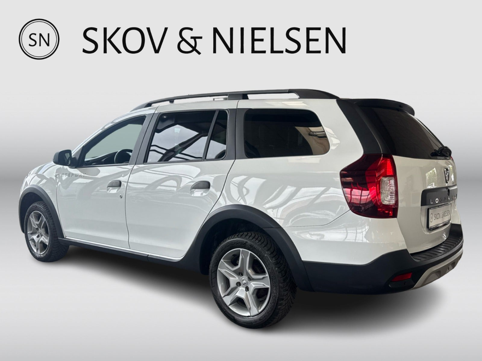 Hvid Dacia Logan Stepway fra 2017