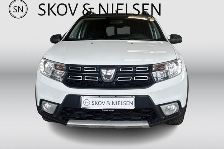 Hvid Dacia Logan Stepway fra 2017