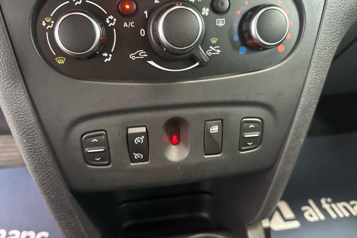 Hvid Dacia Logan Stepway fra 2017