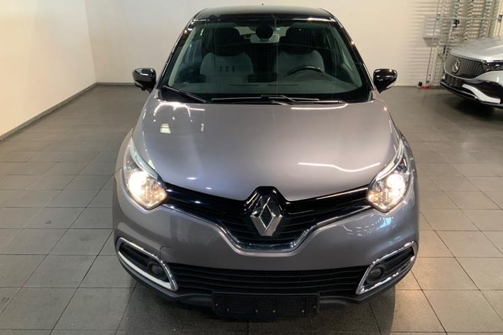 Grå Renault Captur fra 2016