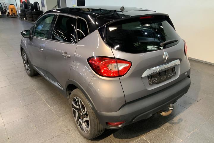 Grå Renault Captur fra 2016