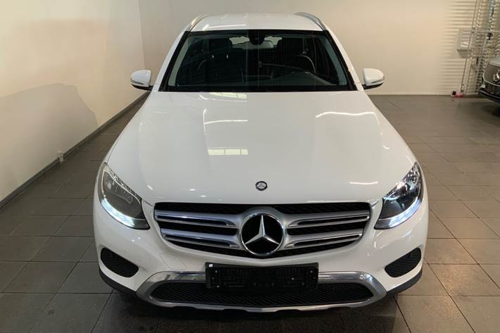 Hvid Mercedes GLC220 d fra 2016