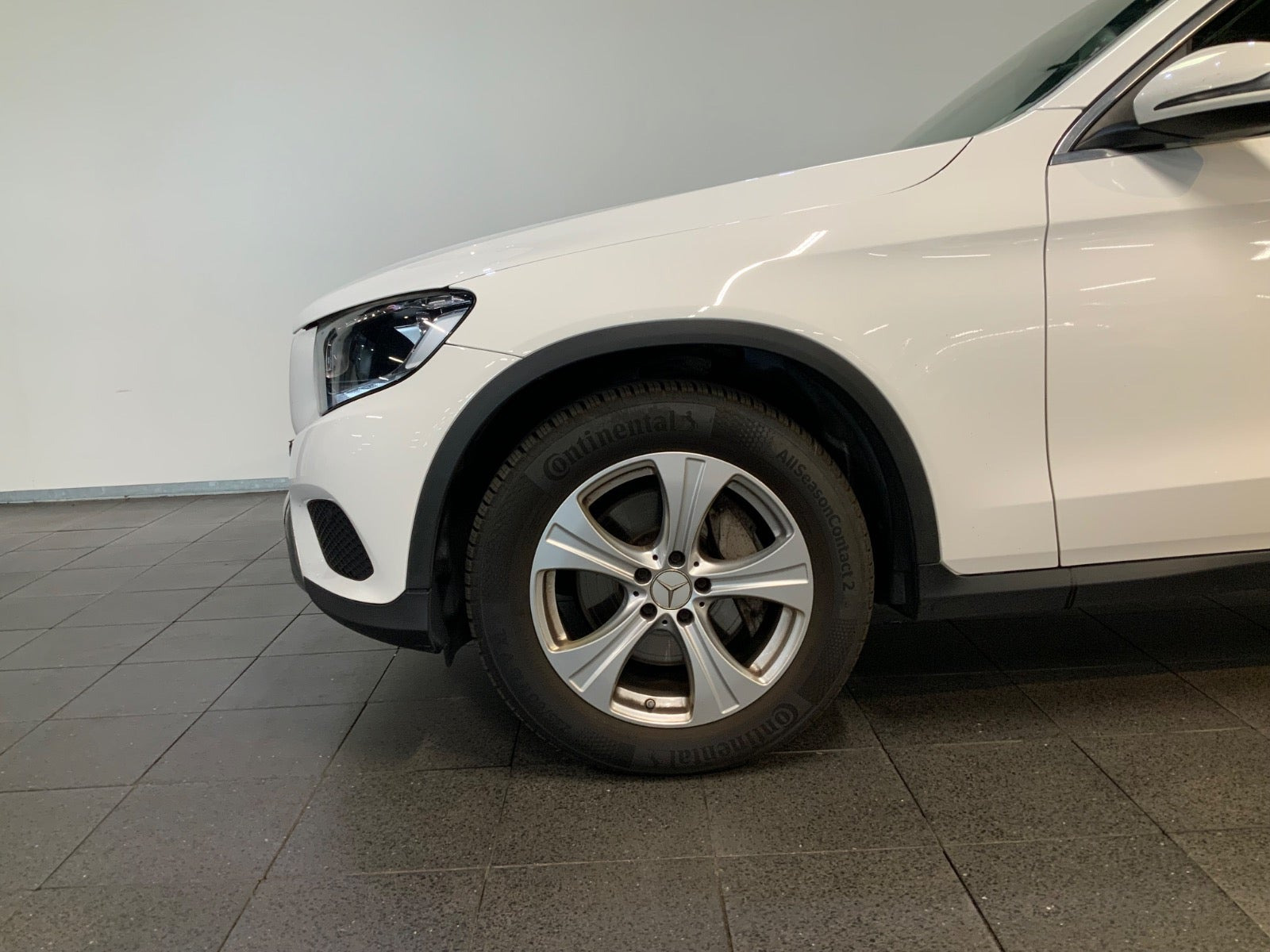 Hvid Mercedes GLC220 d fra 2016