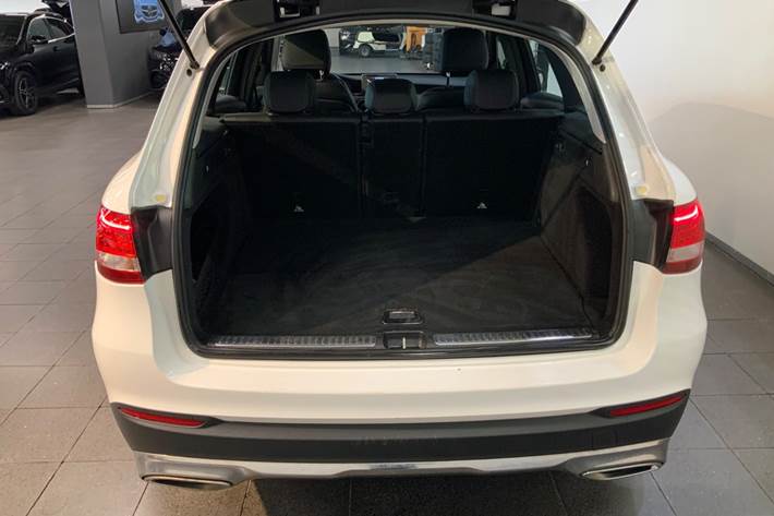 Hvid Mercedes GLC220 d fra 2016