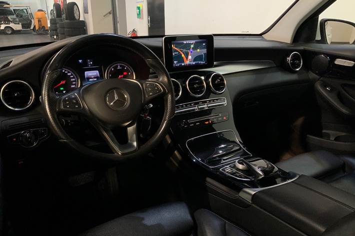 Hvid Mercedes GLC220 d fra 2016