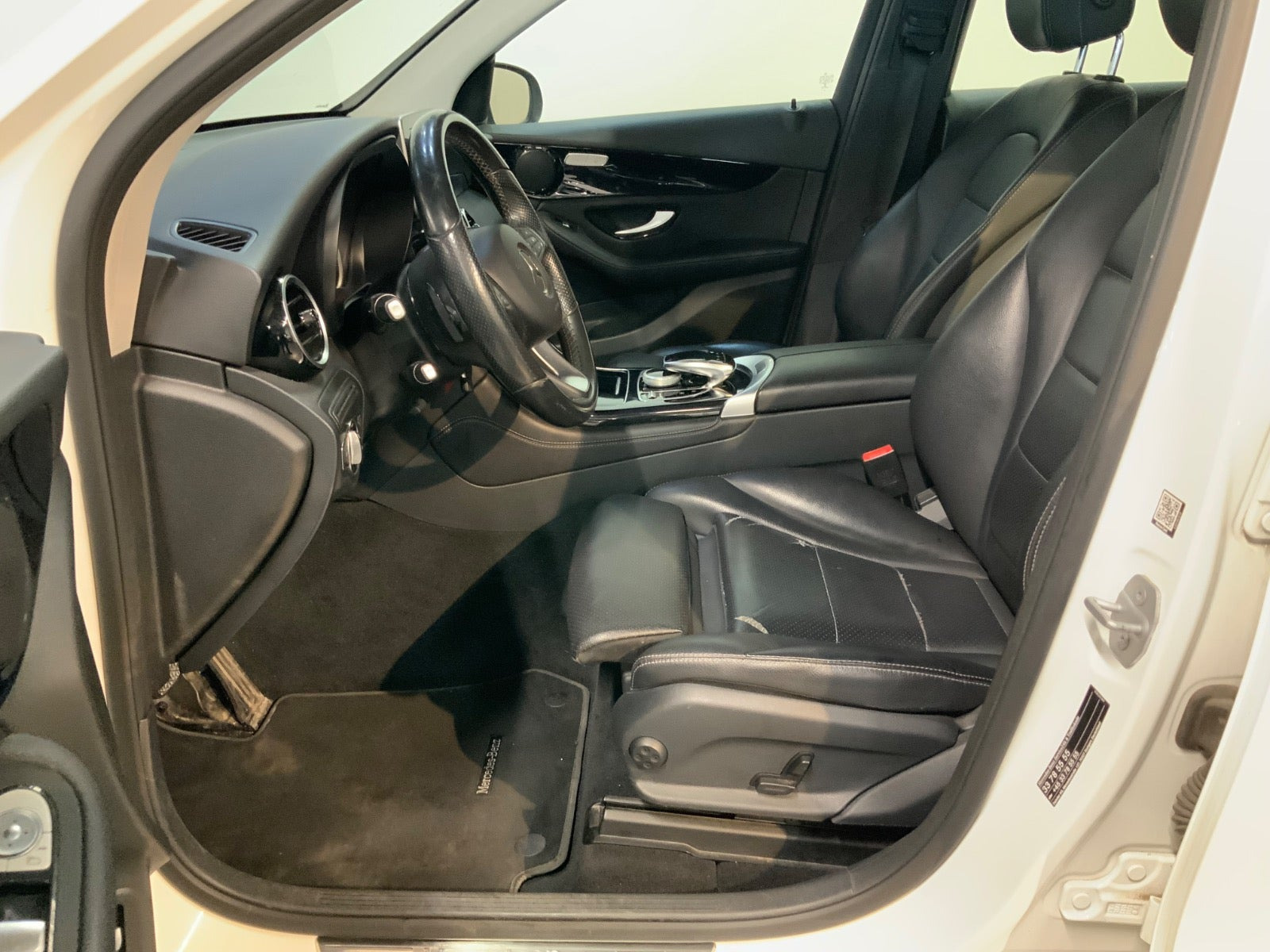 Hvid Mercedes GLC220 d fra 2016