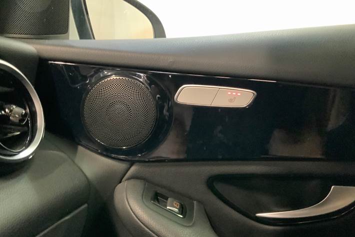 Hvid Mercedes GLC220 d fra 2016