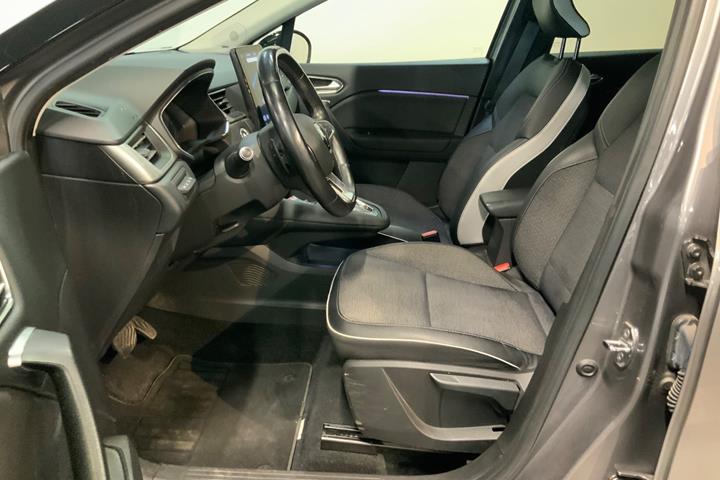 Grå Renault Captur fra 2019